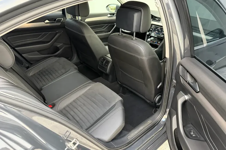 Volkswagen Passat din 2021 cu 66.843 km - oferta VOL161410 - foto 26