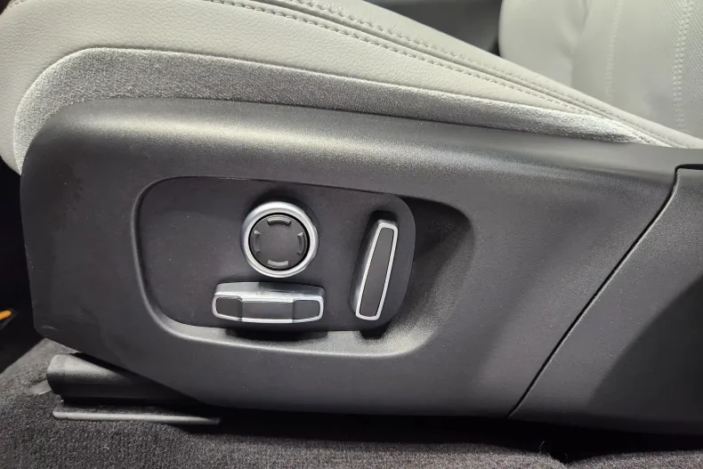 Land Rover Range Rover Evoque din 2021 cu 79.945 km - oferta LAN161424 - foto 38