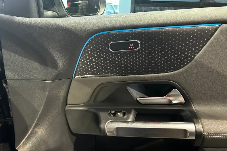 Mercedes-Benz EQB din 2024 cu 5.000 km - oferta MER161436 - foto 11