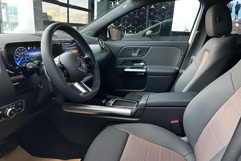 Mercedes-Benz EQA din 2024 cu 5.000 km - oferta MER161438 - foto 10