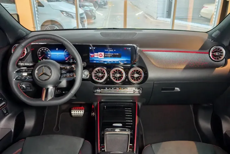 Mercedes-Benz GLA din 2025 cu 1 km - oferta MER161478 - foto 4