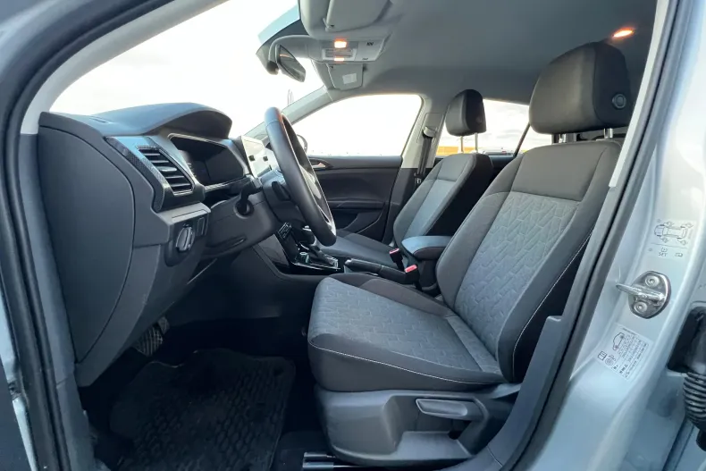 Volkswagen T-Cross din 2025 cu 5.626 km - oferta VOL161515 - foto 10