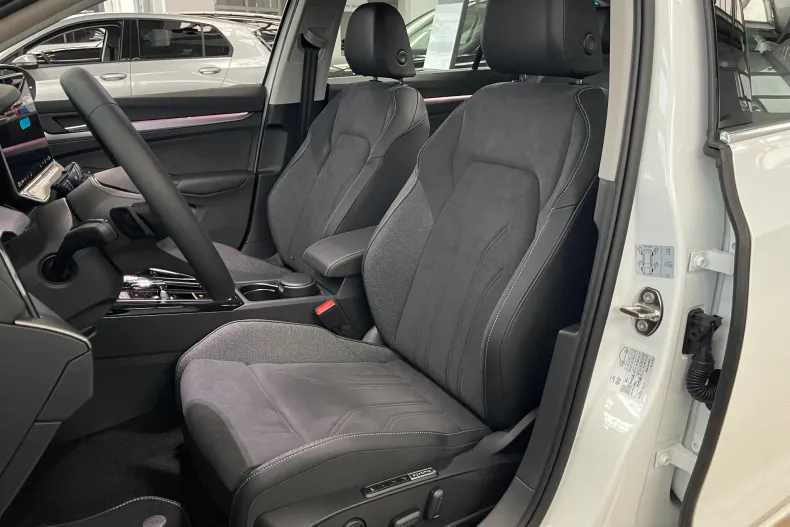 Volkswagen Golf din 2025 cu 8 km - oferta VOL161518 - foto 13