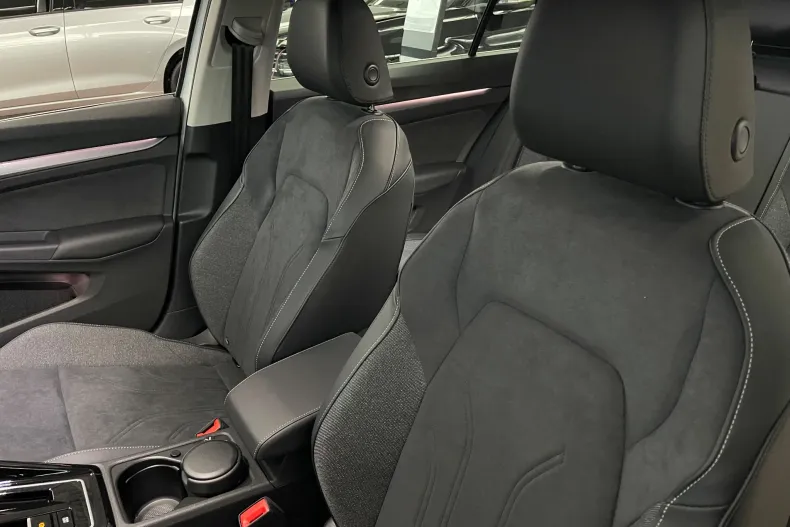 Volkswagen Golf din 2025 cu 8 km - oferta VOL161518 - foto 14