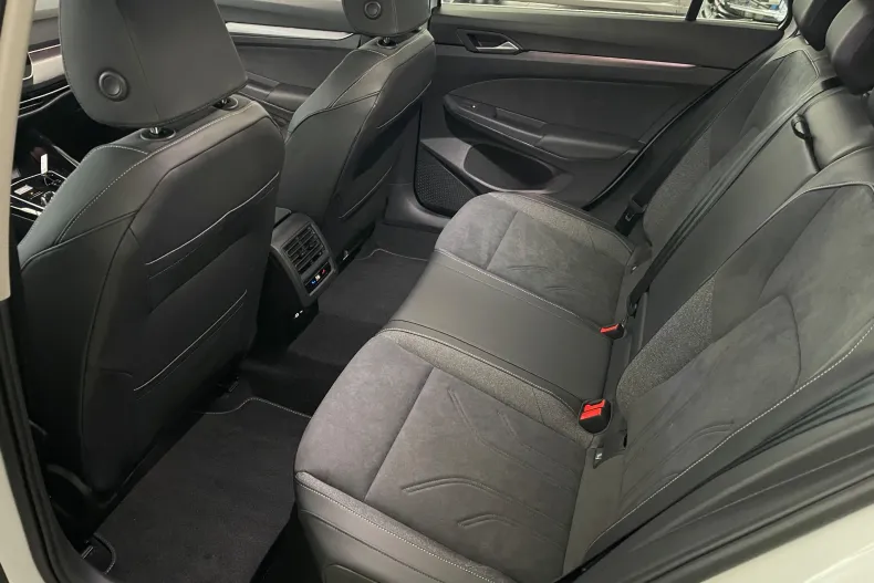 Volkswagen Golf din 2025 cu 8 km - oferta VOL161518 - foto 16