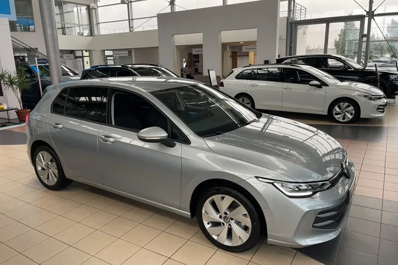 Volkswagen Golf din 2024 cu 6 km - oferta VOL161519 - foto 5