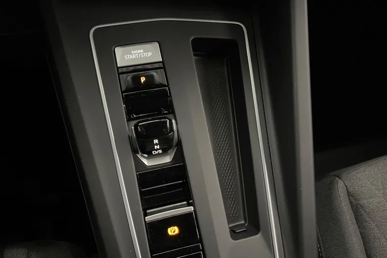 Volkswagen Golf din 2024 cu 6 km - oferta VOL161519 - foto 26