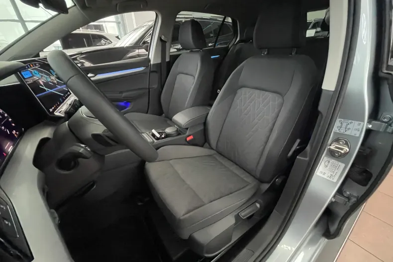 Volkswagen Golf din 2024 cu 6 km - oferta VOL161519 - foto 33