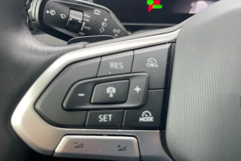 Volkswagen Passat din 2024 cu 15.142 km - oferta VOL161520 - foto 17