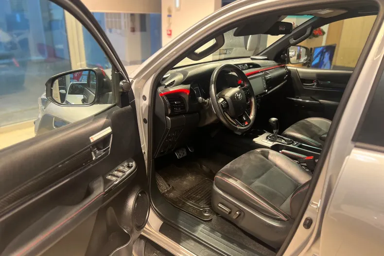 Toyota Hilux din 2023 cu 56.000 km - oferta TOY161528 - foto 8
