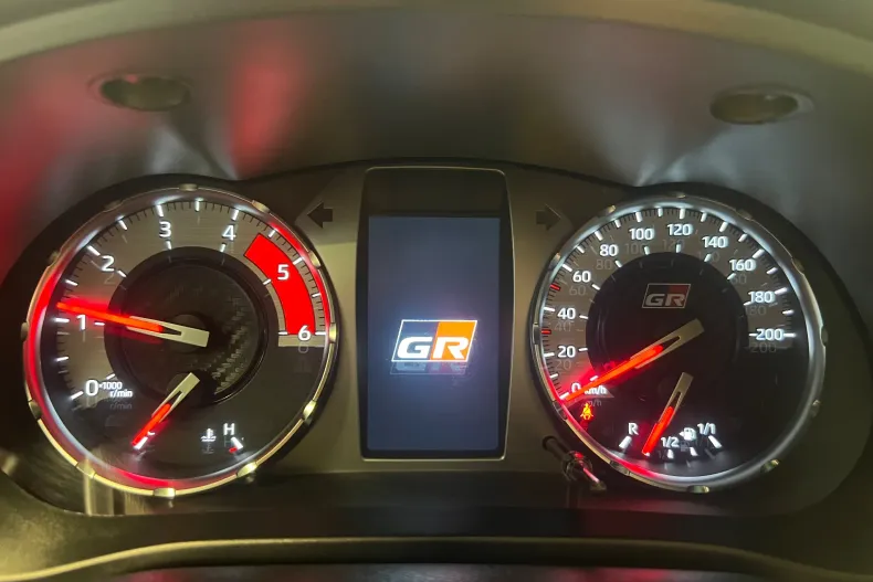 Toyota Hilux din 2023 cu 56.000 km - oferta TOY161528 - foto 19