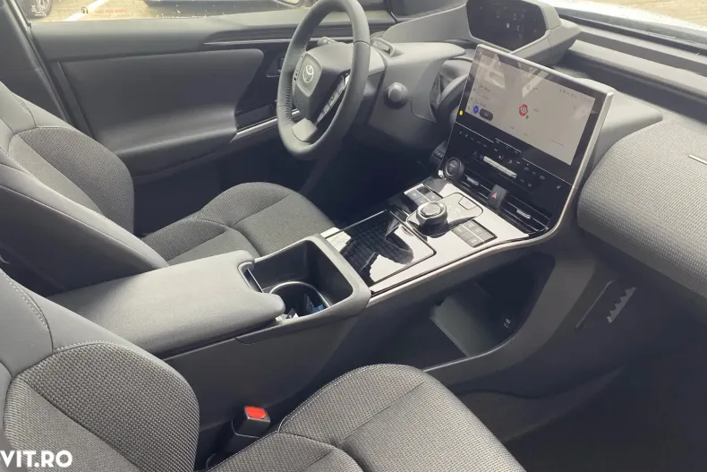 Toyota bZ4X din 2024 cu 12.000 km - oferta TOY161532 - foto 6