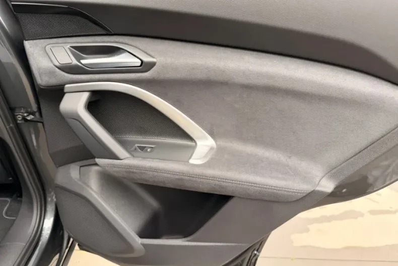 Audi Q5 din 2025 cu 1.500 km - oferta AUD161544 - foto 8