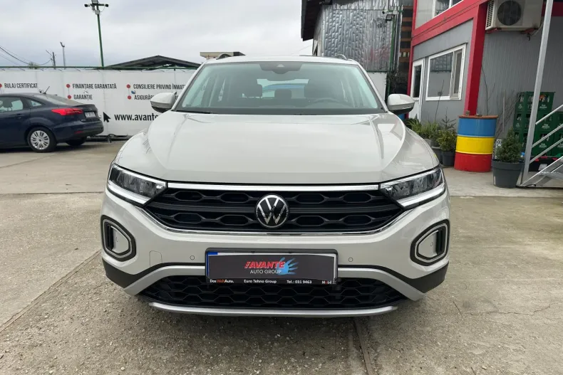 Volkswagen T-Roc din 2023 cu 32.799 km - oferta VOL161590 - foto 2