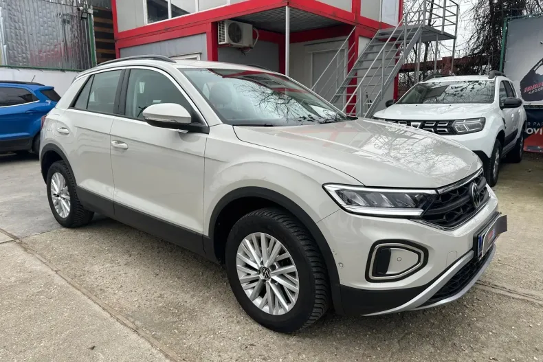 Volkswagen T-Roc din 2023 cu 32.799 km - oferta VOL161590 - foto 3