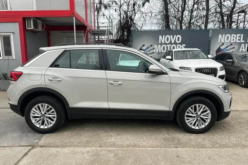 Volkswagen T-Roc din 2023 cu 32.799 km - oferta VOL161590 - foto 4