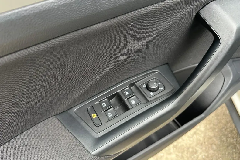 Volkswagen T-Roc din 2023 cu 32.799 km - oferta VOL161590 - foto 9