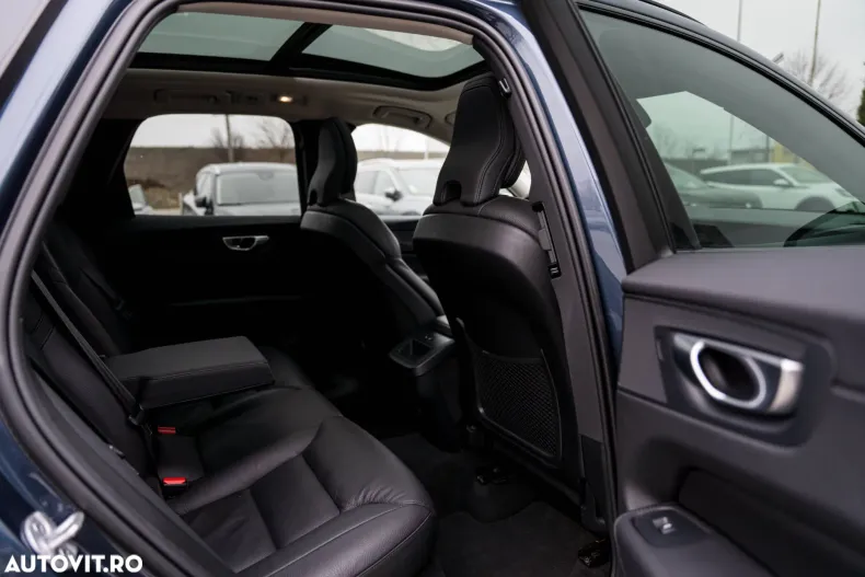 Volvo XC60 din 2024 cu 55.852 km - oferta VOL161620 - foto 8