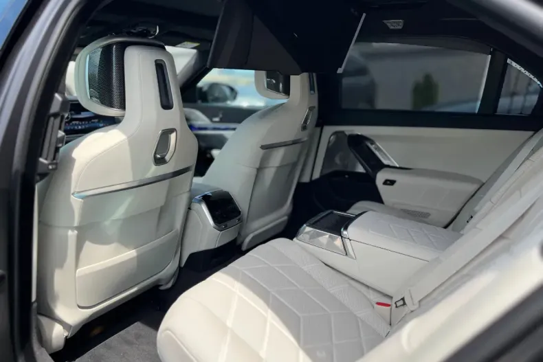 BMW M7 din 2025 cu 100 km - oferta BMW161640 - foto 24