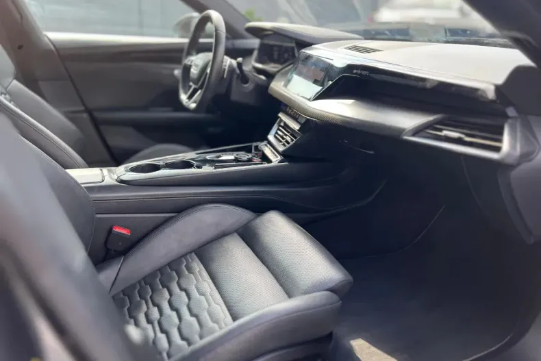 Audi e-tron GT din 2021 cu 56.180 km - oferta AUD161641 - foto 24