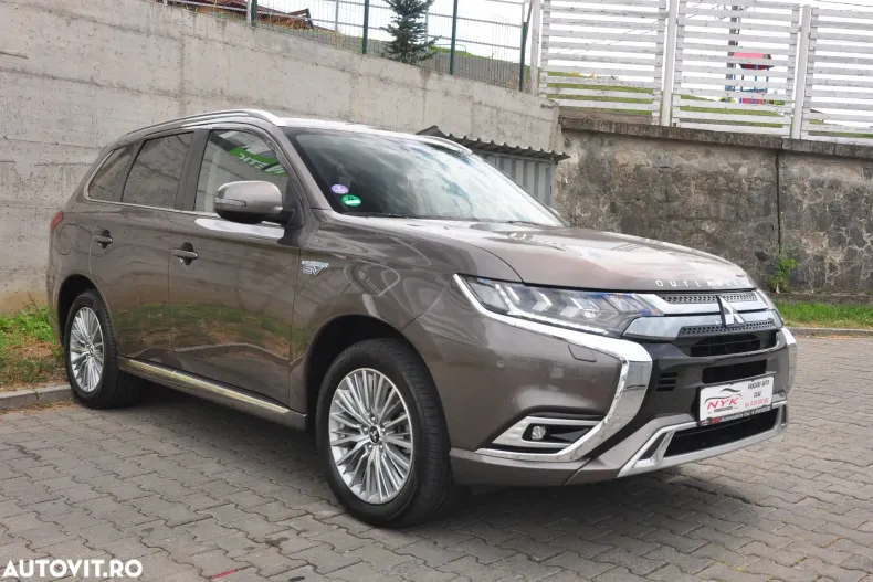 Mitsubishi Outlander din 2020 cu 177.250 km - oferta MIT161668 - foto 2
