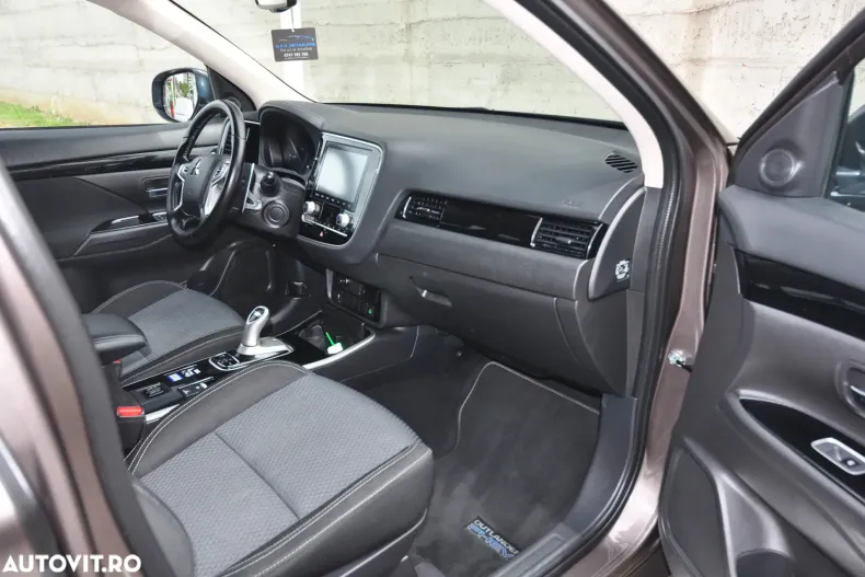 Mitsubishi Outlander din 2020 cu 177.250 km - oferta MIT161668 - foto 6