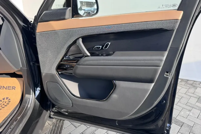 Land Rover Range Rover Sport din 2024 cu 37.802 km - oferta LAN161672 - foto 17