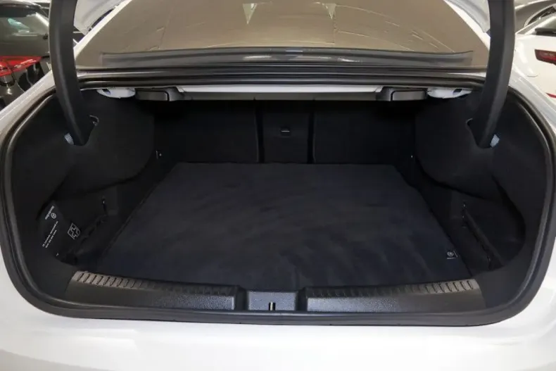 Mercedes-Benz CLA 180 din 2024 cu 12.611 km - oferta MER161676 - foto 12