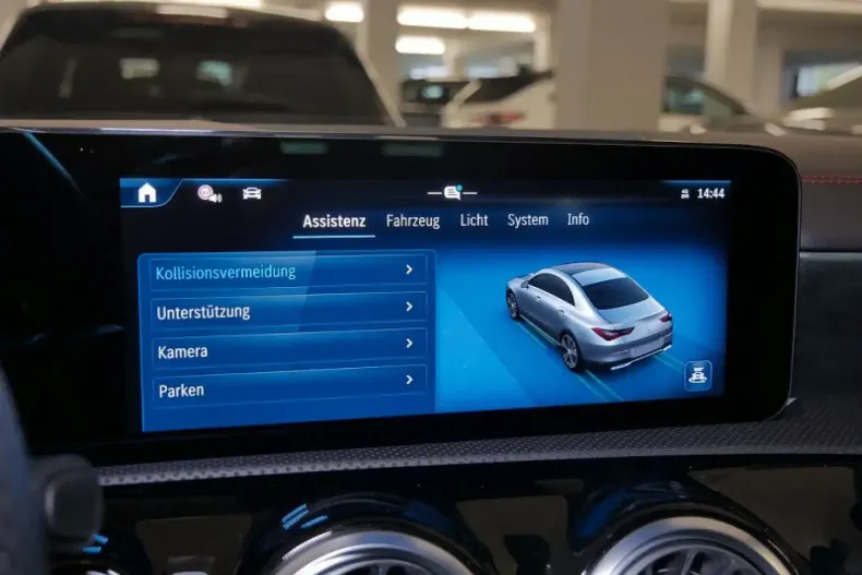 Mercedes-Benz CLA 180 din 2024 cu 12.611 km - oferta MER161676 - foto 18