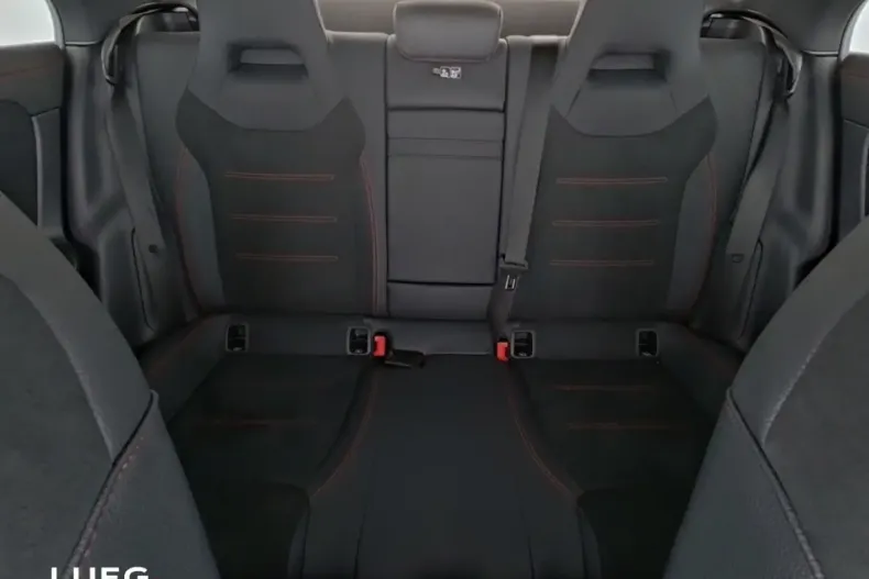 Mercedes-Benz CLA 200 din 2024 cu 7.800 km - oferta MER161678 - foto 5