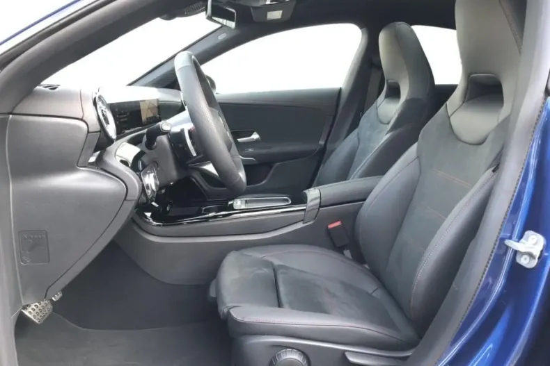 Mercedes-Benz CLA 180 din 2025 cu 6.851 km - oferta MER161679 - foto 5