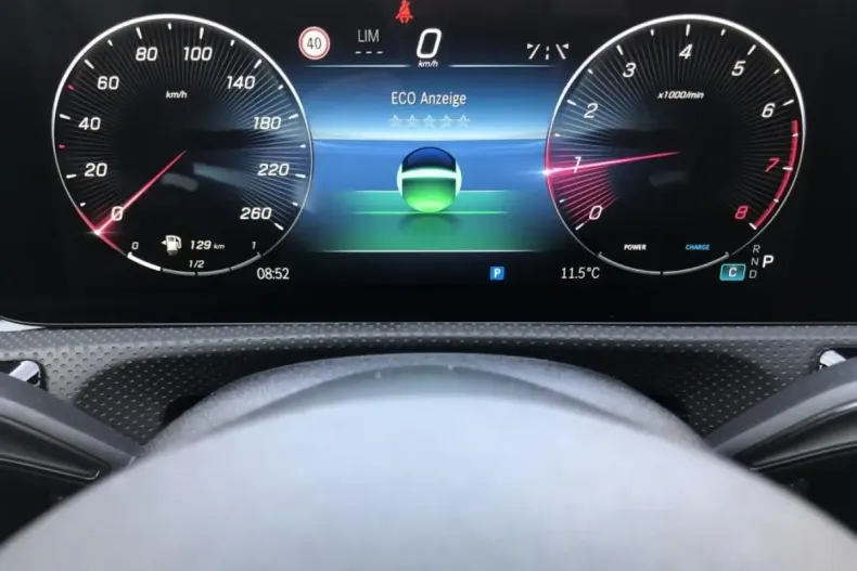 Mercedes-Benz CLA 180 din 2025 cu 6.851 km - oferta MER161679 - foto 9