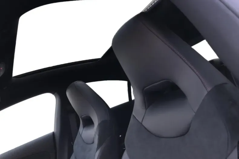 Mercedes-Benz CLA 180 din 2025 cu 6.851 km - oferta MER161679 - foto 13