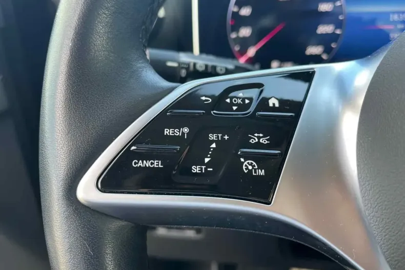 Mercedes-Benz GLC 220 din 2023 cu 59.538 km - oferta MER161682 - foto 17