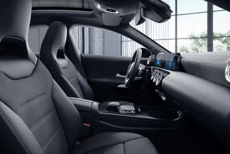 Mercedes-Benz CLA 250 din 2023 cu 46.627 km - oferta MER161686 - foto 6