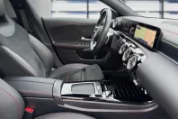 Mercedes-Benz CLA 180 din 2024 cu 18.256 km - oferta MER161696 - foto 11