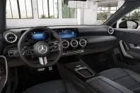 Mercedes-Benz CLA 180 din 2024 cu 16.466 km - oferta MER161697 - foto 5