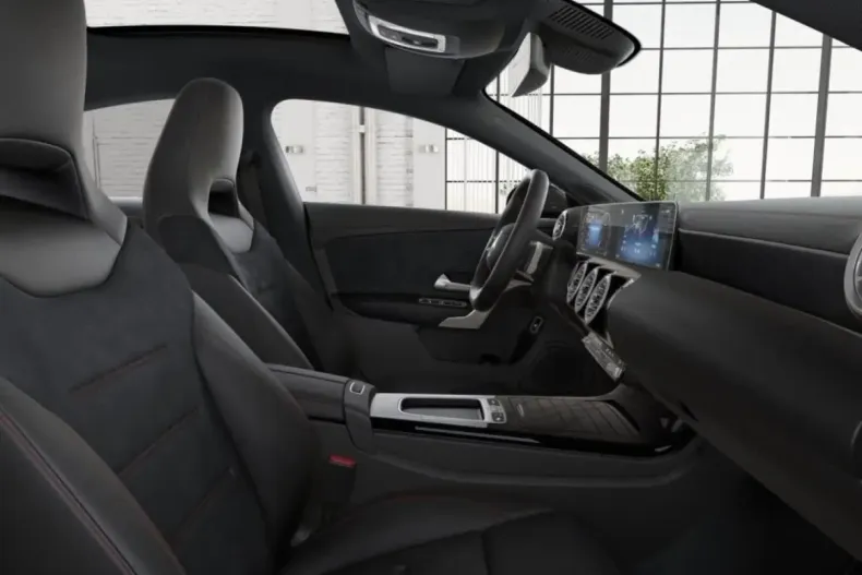 Mercedes-Benz CLA 180 din 2024 cu 16.466 km - oferta MER161697 - foto 6