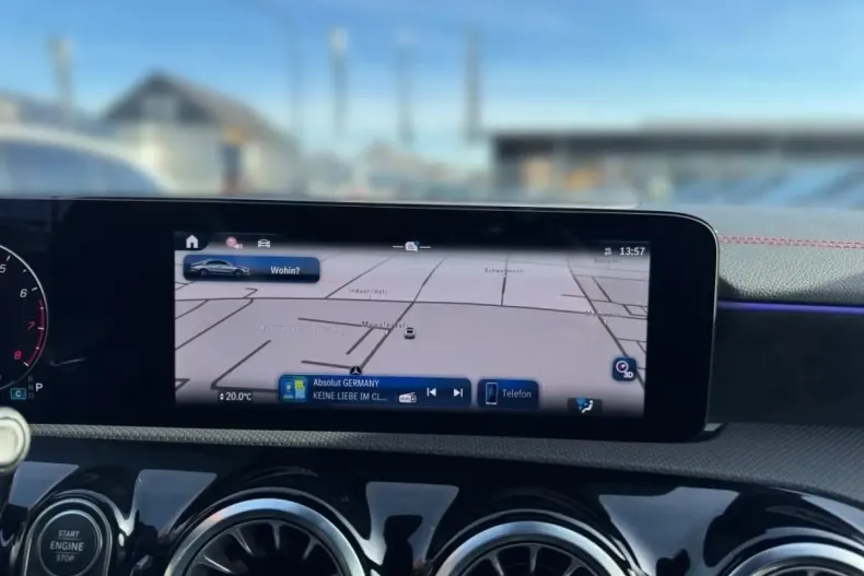 Mercedes-Benz CLA 200 din 2024 cu 12.850 km - oferta MER161698 - foto 12