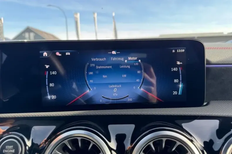 Mercedes-Benz CLA 200 din 2024 cu 12.850 km - oferta MER161698 - foto 24