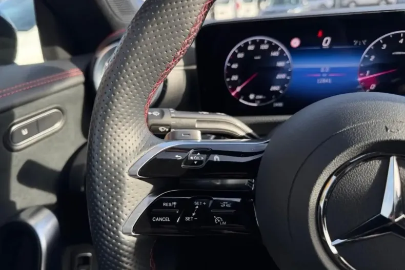 Mercedes-Benz CLA 200 din 2024 cu 12.850 km - oferta MER161698 - foto 27