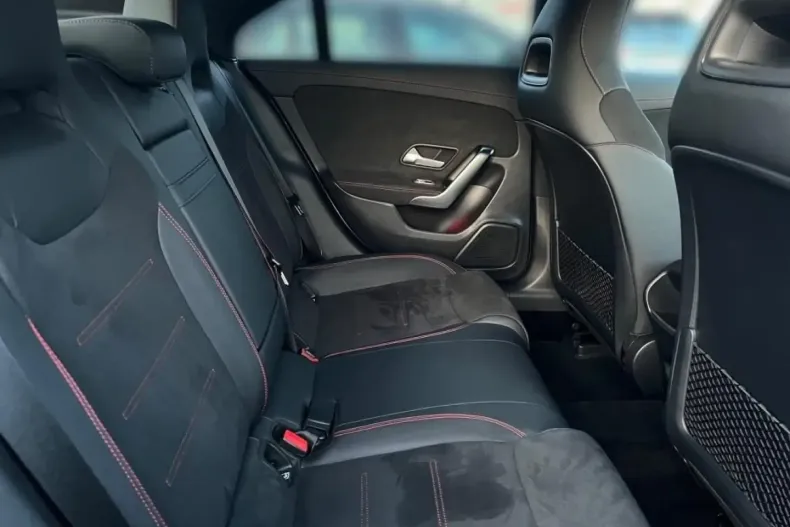 Mercedes-Benz CLA 200 din 2024 cu 15.000 km - oferta MER161699 - foto 11