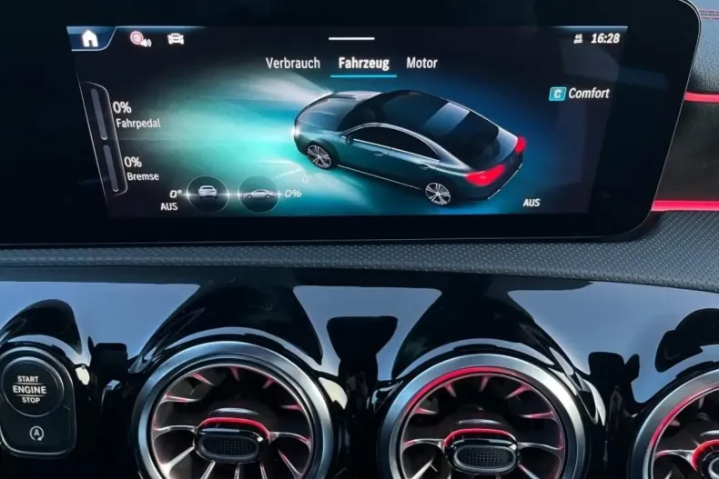 Mercedes-Benz CLA 200 din 2024 cu 15.000 km - oferta MER161699 - foto 26