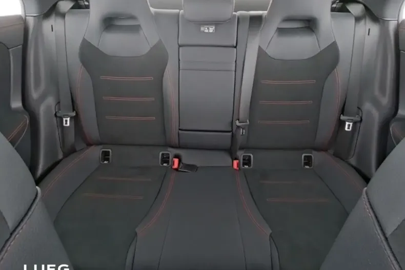 Mercedes-Benz CLA 200 din 2024 cu 10.451 km - oferta MER161705 - foto 5