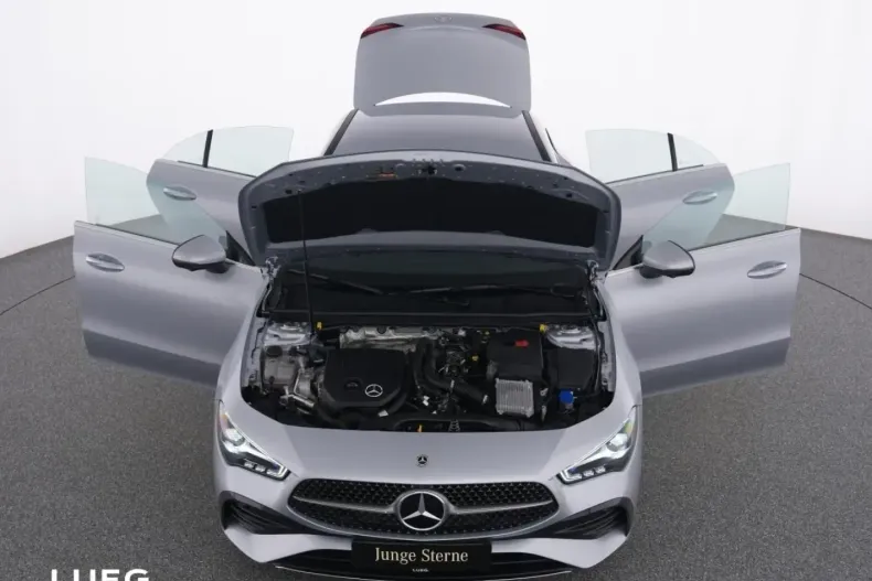 Mercedes-Benz CLA 200 din 2024 cu 10.451 km - oferta MER161705 - foto 12