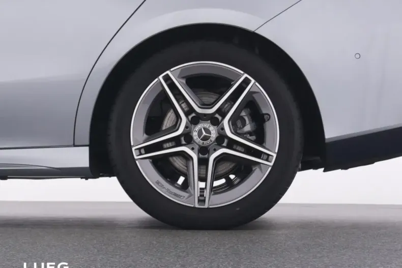 Mercedes-Benz CLA 200 din 2024 cu 10.451 km - oferta MER161705 - foto 20