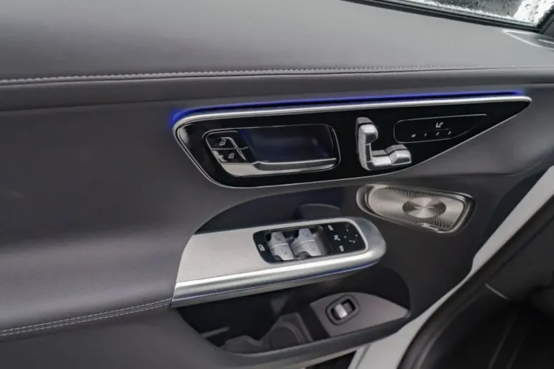 Mercedes-Benz GLC 300 din 2024 cu 18.782 km - oferta MER161707 - foto 9