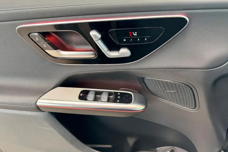 Mercedes-Benz GLC 300 din 2024 cu 12.100 km - oferta MER161708 - foto 8