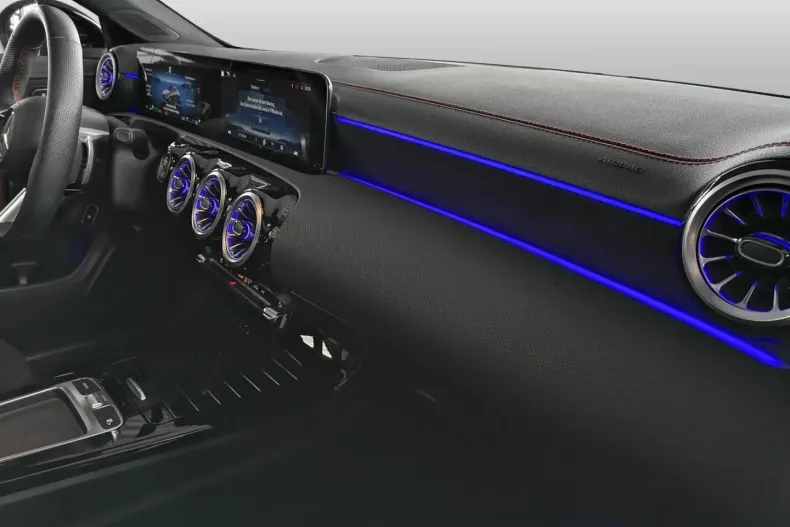 Mercedes-Benz CLA 180 din 2024 cu 8.512 km - oferta MER161711 - foto 16