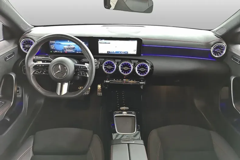 Mercedes-Benz CLA 180 din 2024 cu 8.512 km - oferta MER161711 - foto 19